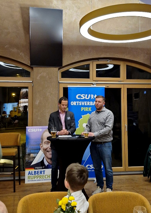 Lebendige Politikdiskussion in Pirk mit Albert Rupprecht