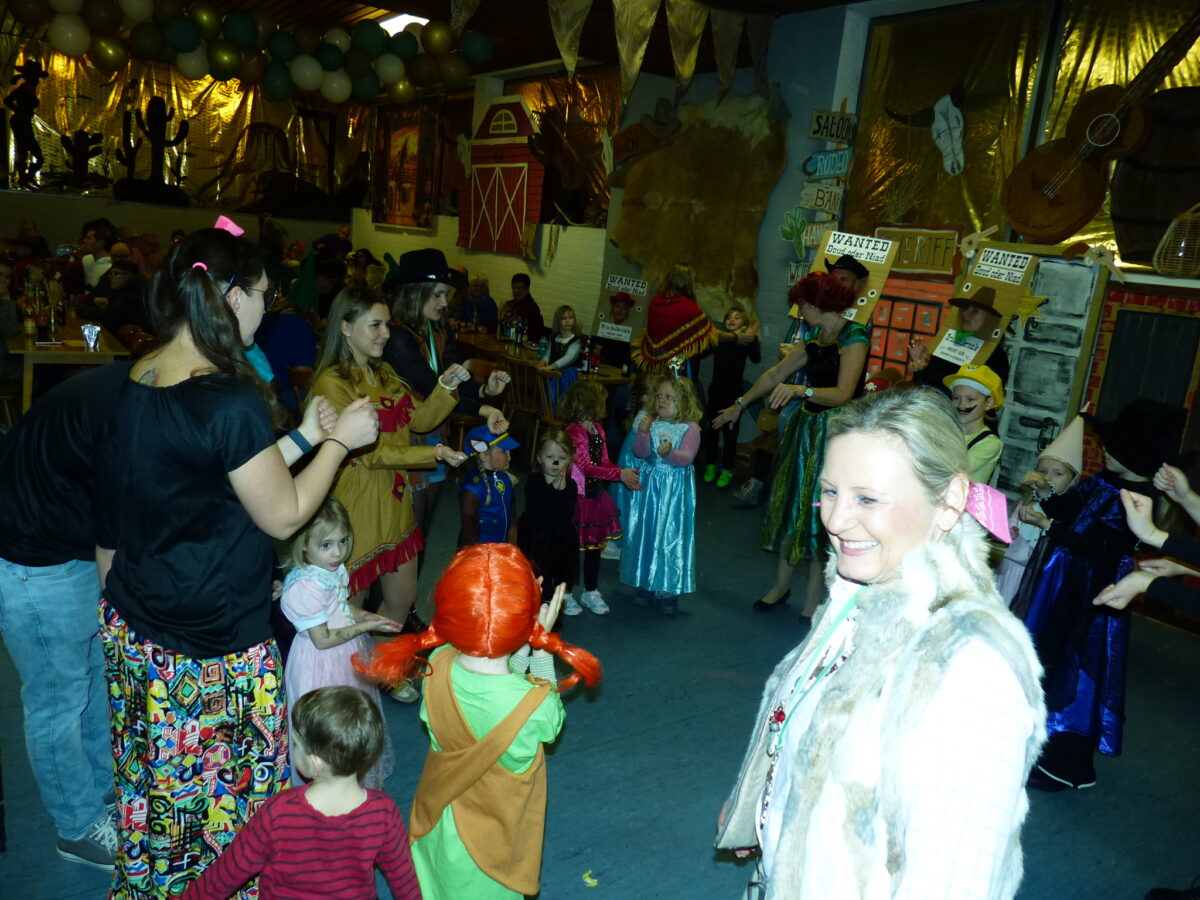 Ausgelassene Stimmung beim Kinderfasching in Kohlberg