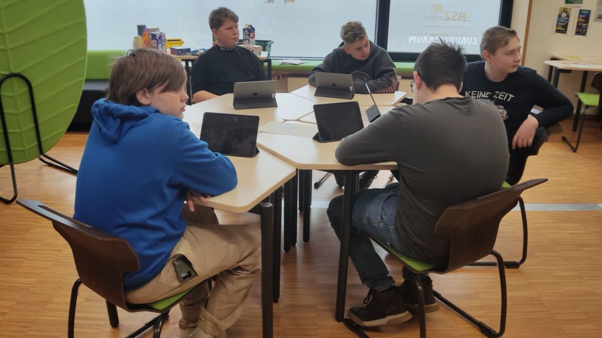 Erbendorfer Schüler erkunden Berufswelt am BSZ Wiesau