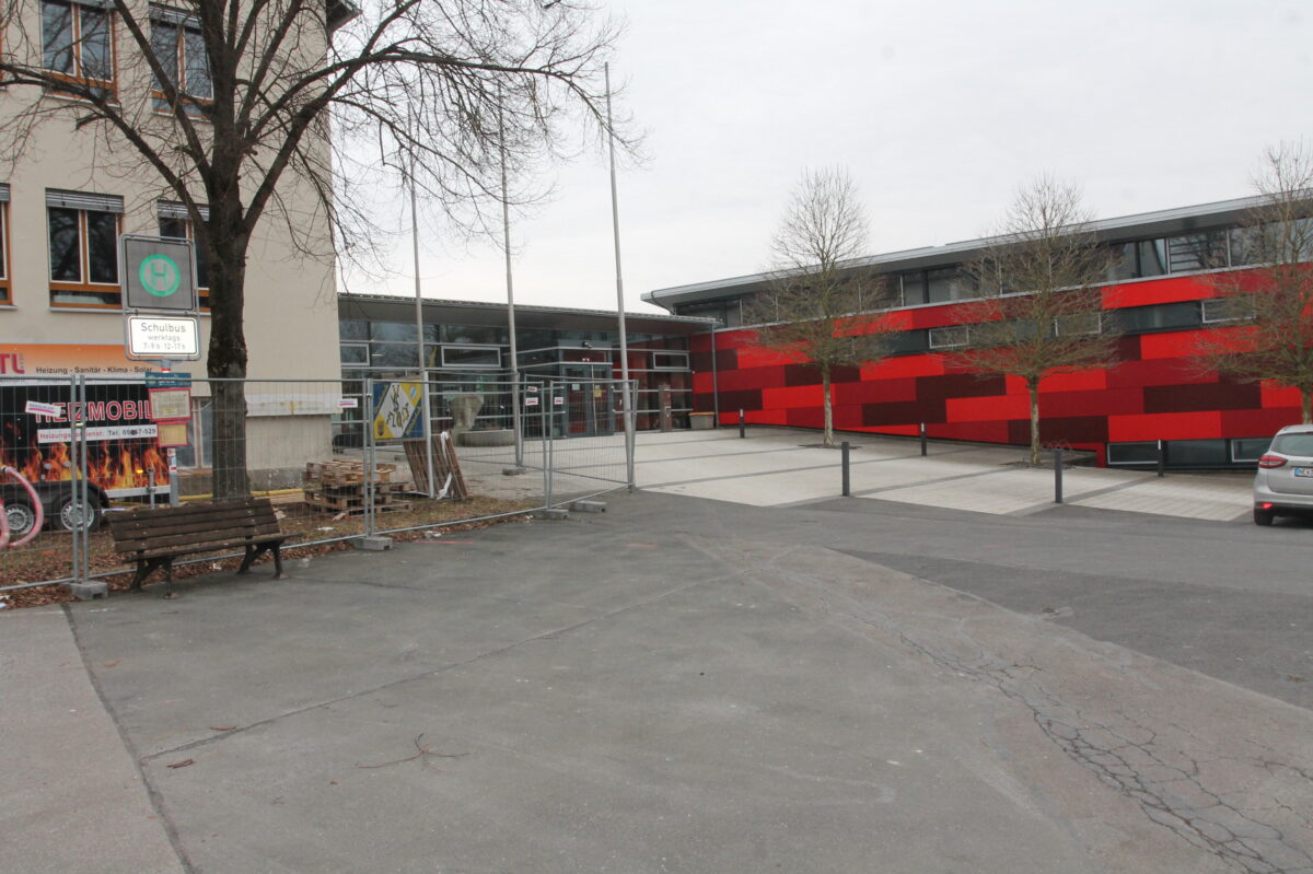 Floß investiert Millionen in Bildung und Infrastruktur