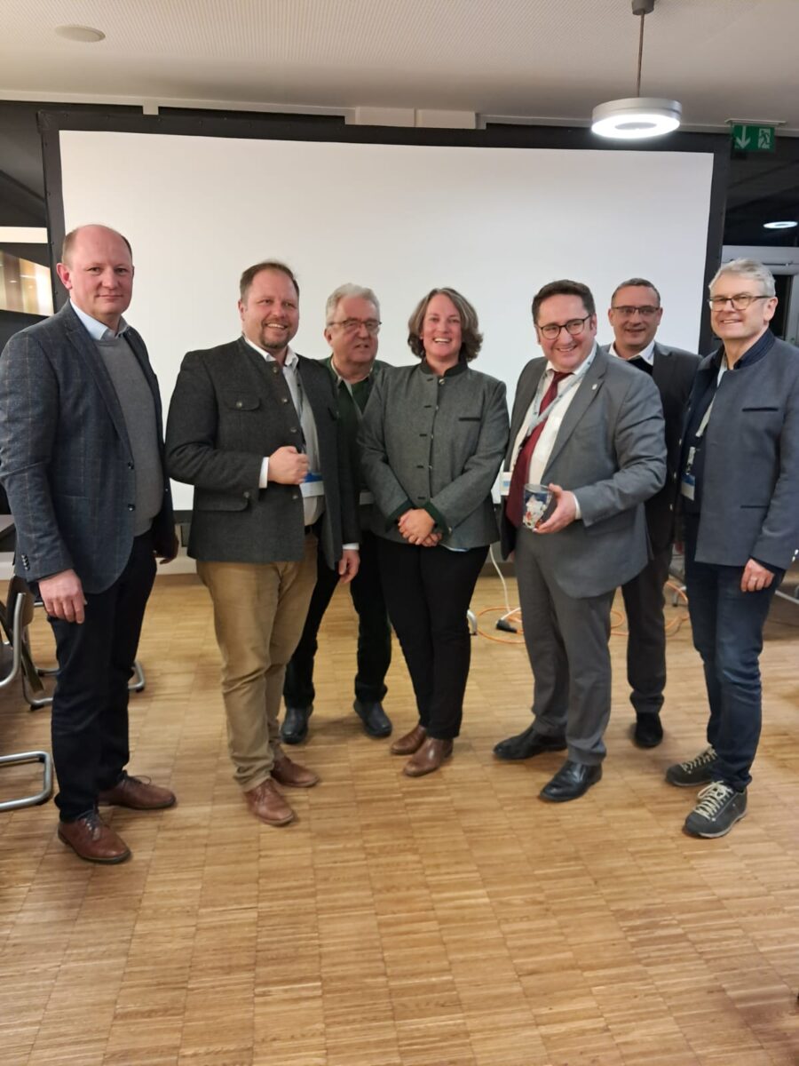 Dialog zwischen Politik und Wirtschaft