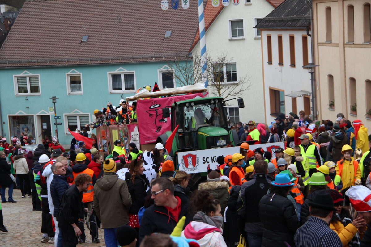 Närrisches Spektakel mit einem kräftigen "Dumba - Helau!"