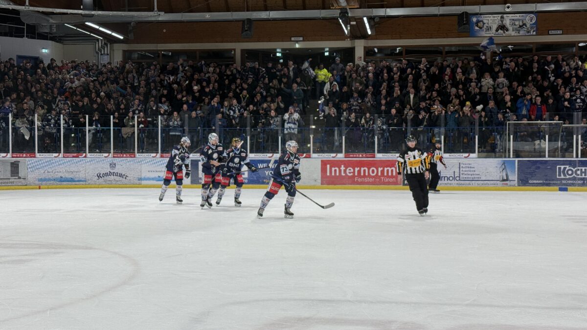 Blue Devils Weiden holen sich den nächsten Sieg und den Klassenerhalt in der DEL 2