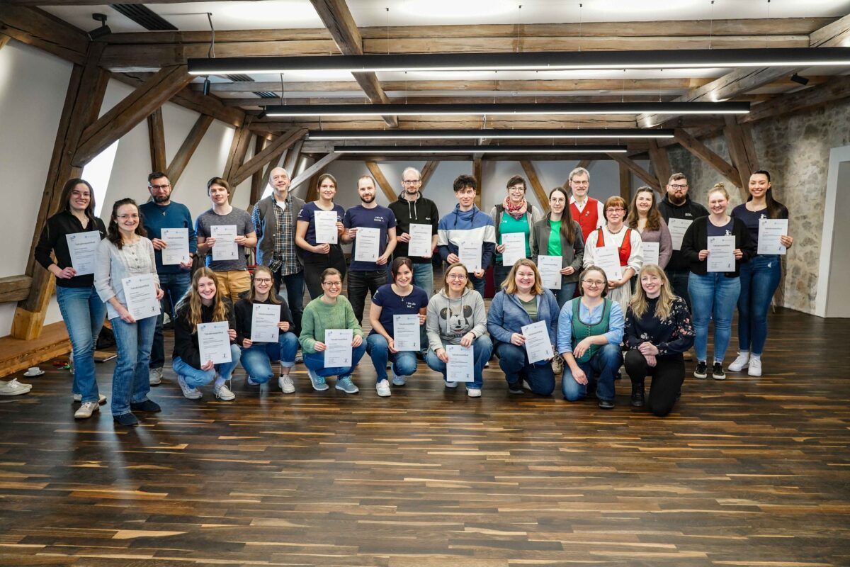 Kirwatanzkurs im Schloss Theuern begeistert 23 Teilnehmer