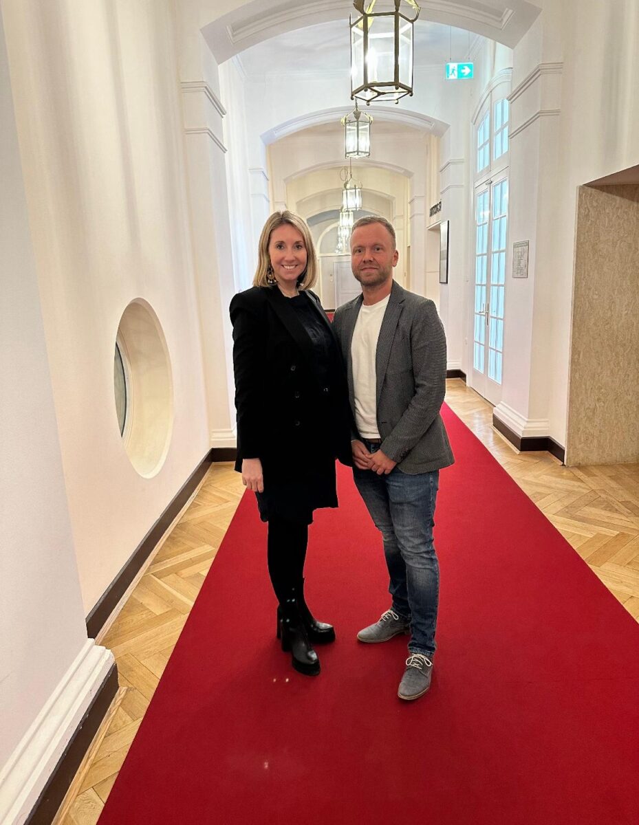 Modellversuch genehmigt - Städtische Wirtschaftsschule Amberg erhält 5. Jahrgangsstufe