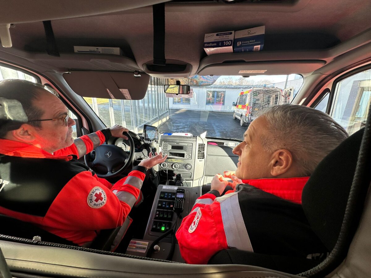 Landrat Grillmeier erlebt Arbeit der Rettungskräfte