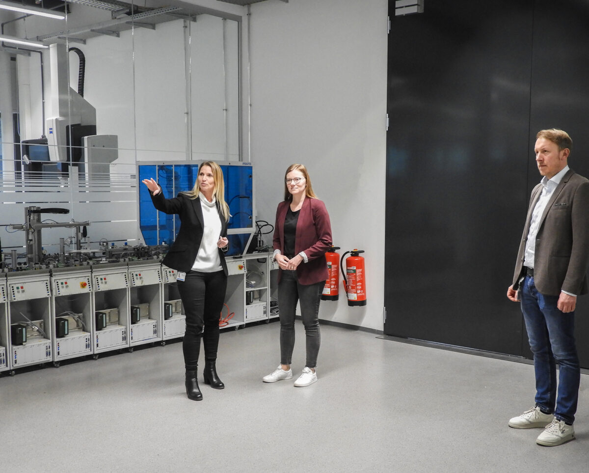 Nicole Bäumler erkundet digitale Bildung in Weiherhammer