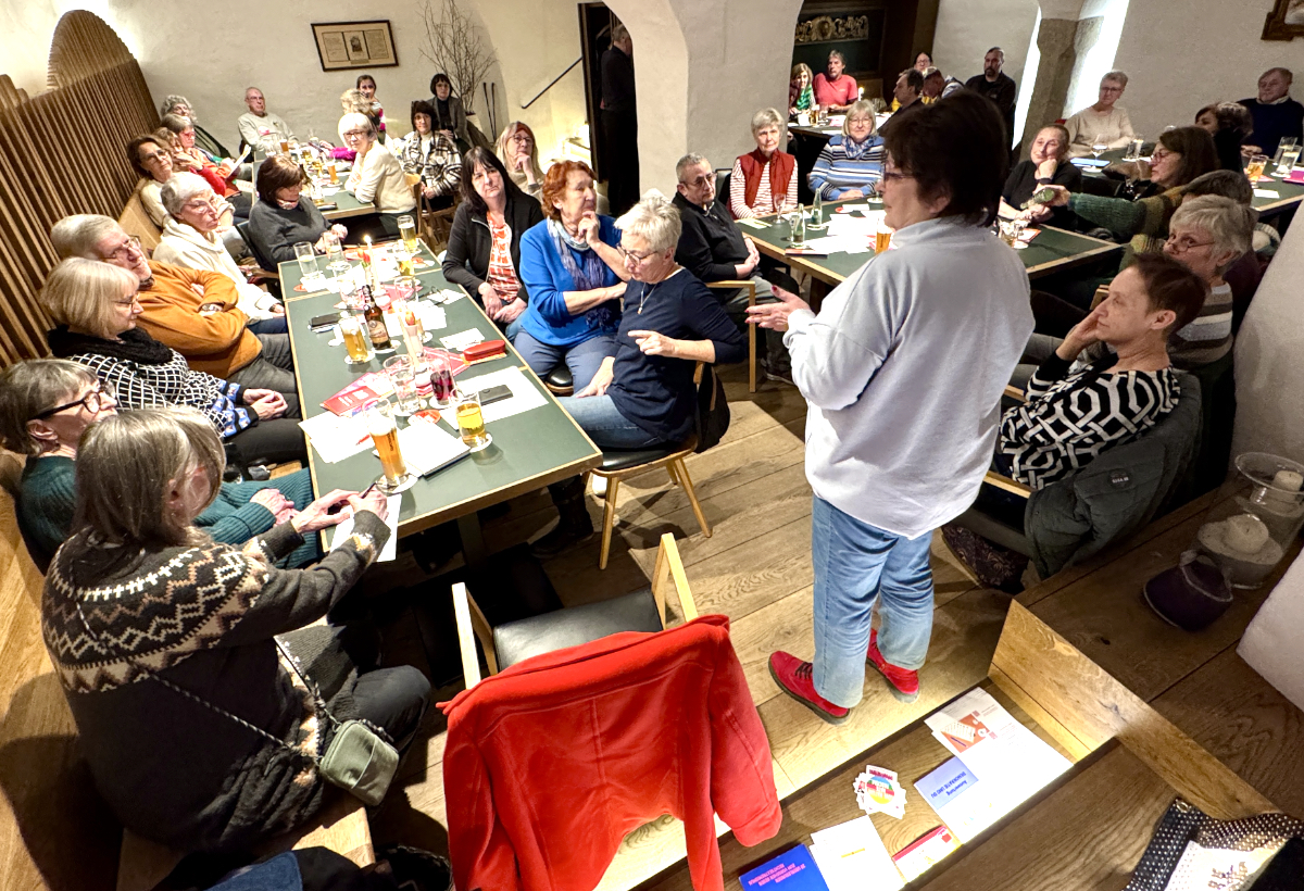 Startschuss zur Gründung einer Weidener Ortsgruppe von "Omas gegen Rechts"