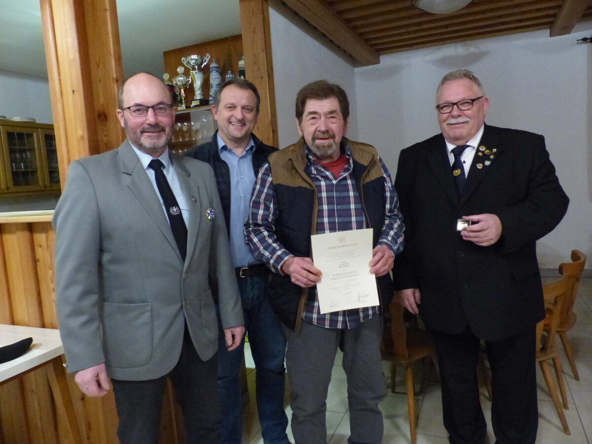 SRK Döllnitz wächst und ehrt langjährige Verdienste