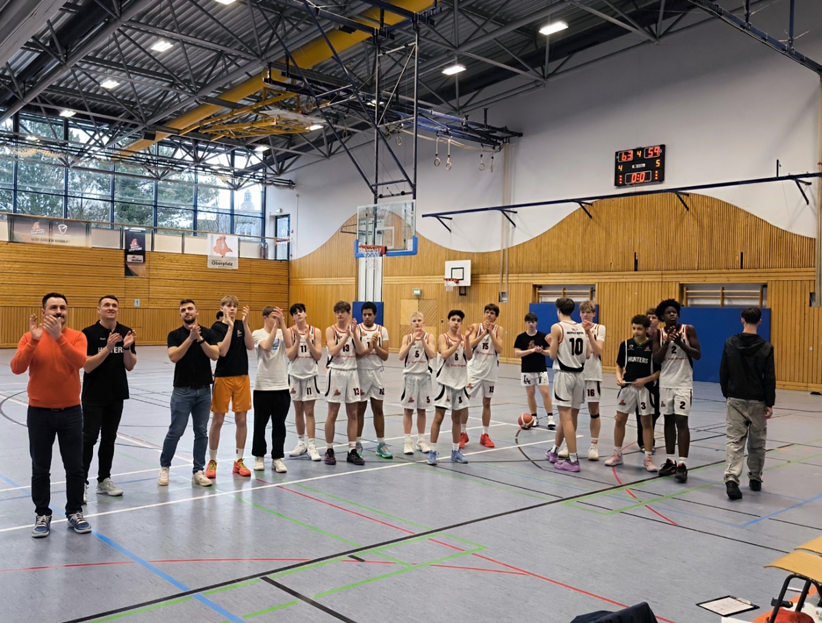 Basketball: Siegesserie hält an - Witt Hunters gewinnen Nervenschlacht gegen Heidelberg