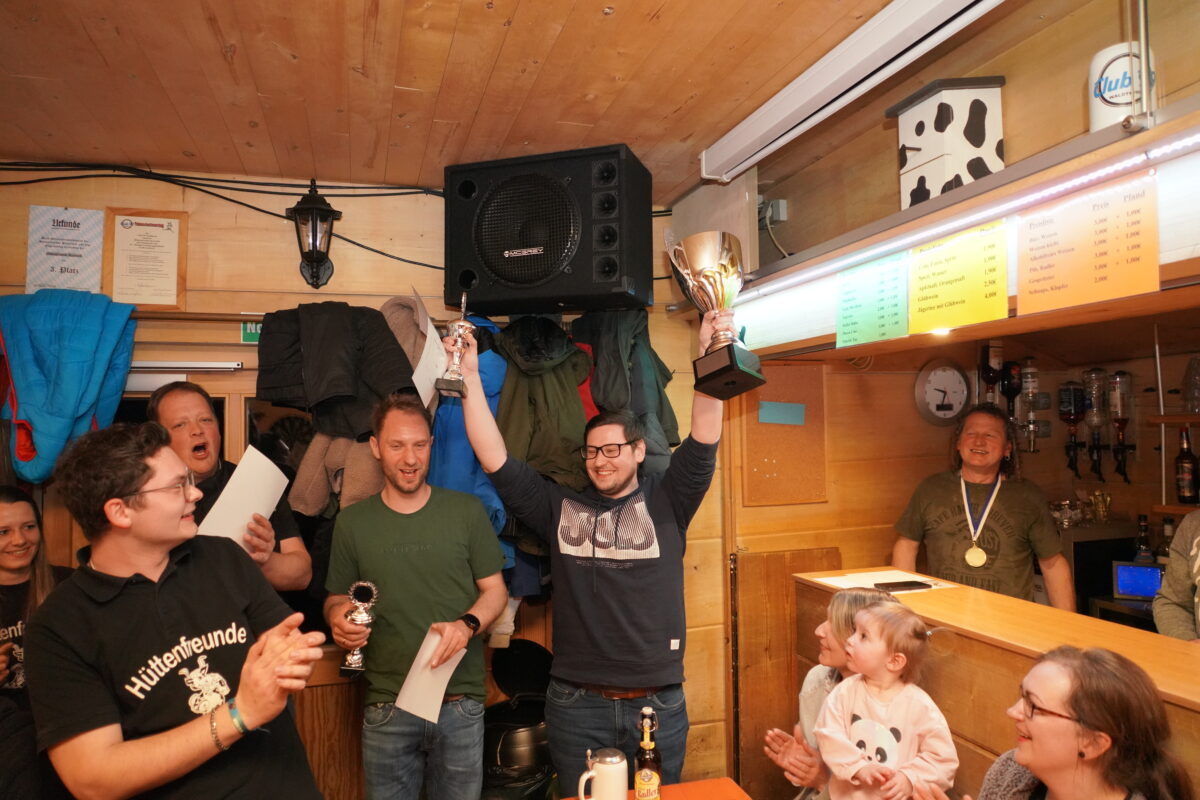 Tobias Lang gewinnt den Hüttenfreunde-Cup 2025 direkt vor der Haustür