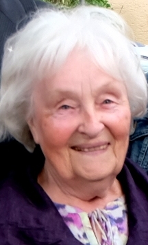 Anni Witzl feiert ihren 85. Geburtstag in Floß