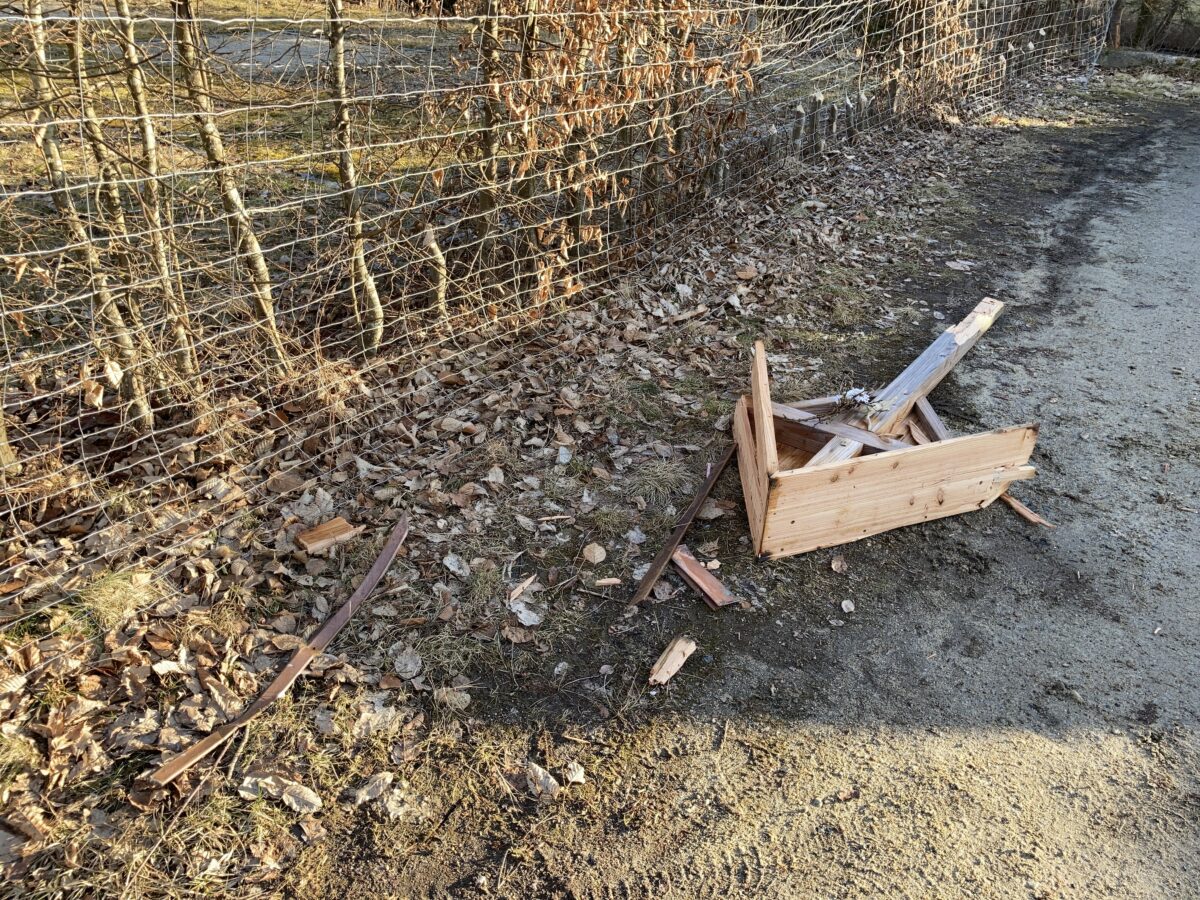 Kupferdiebe richten Schaden an Kreuz in Johannisthal an