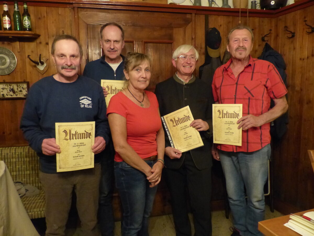 Burg Leuchtenberg: Verein ehrt langjährige Mitglieder