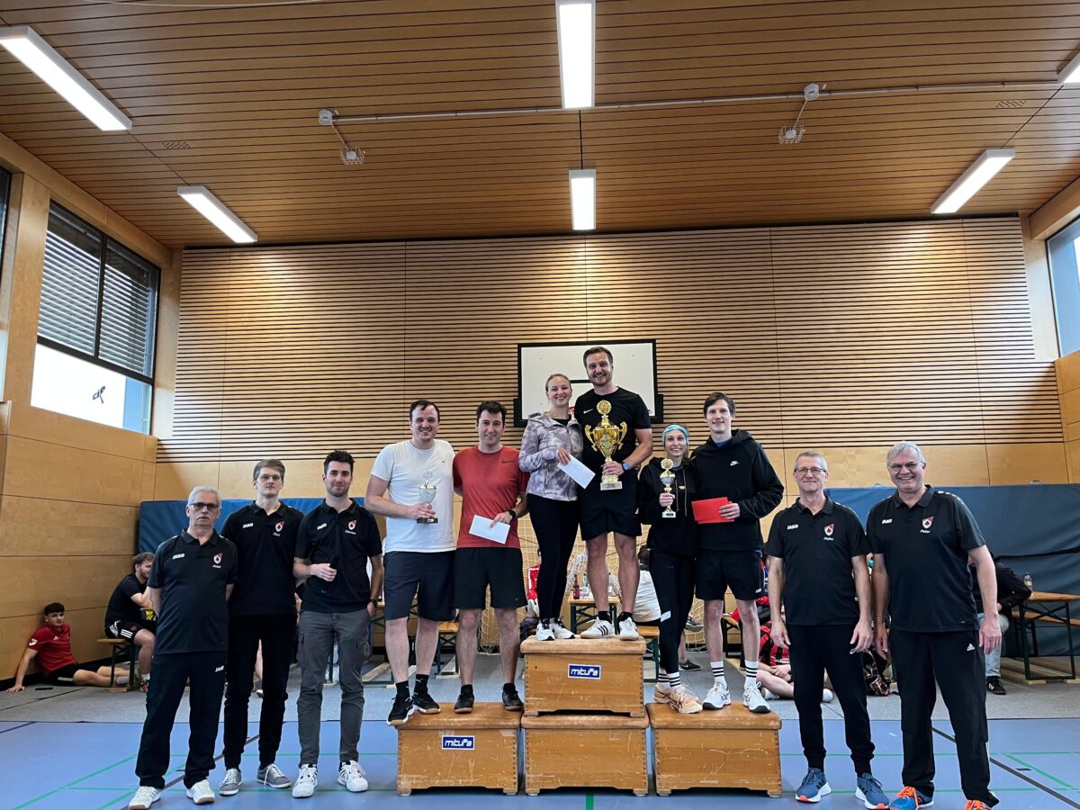 Die Holzis triumphieren bei Flossenbürger Badminton-Meisterschaft