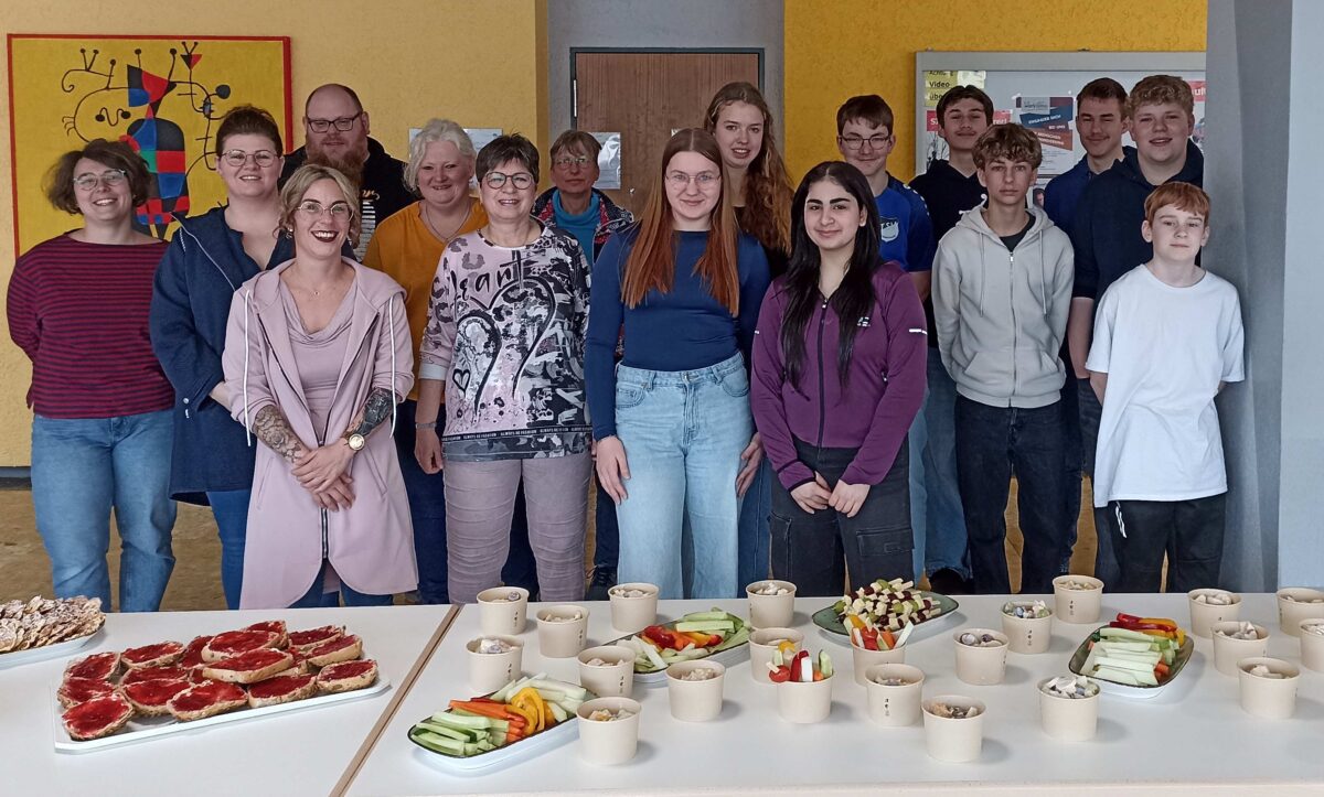 Erbendorfer Schüler genießen gesundes Pausenfrühstück