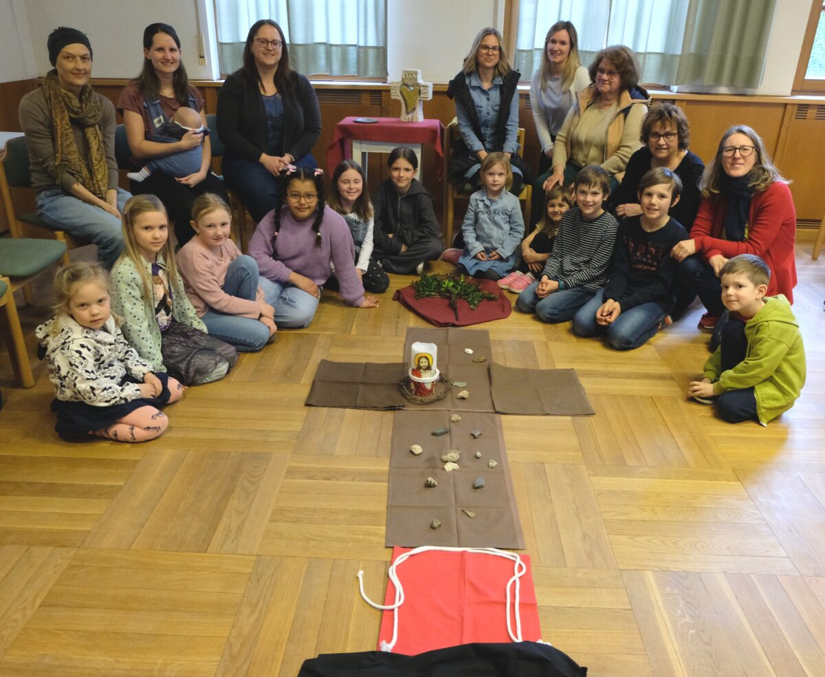 Fastenzeit erlebbar gemacht: Kreuzweg für Familien in Floß