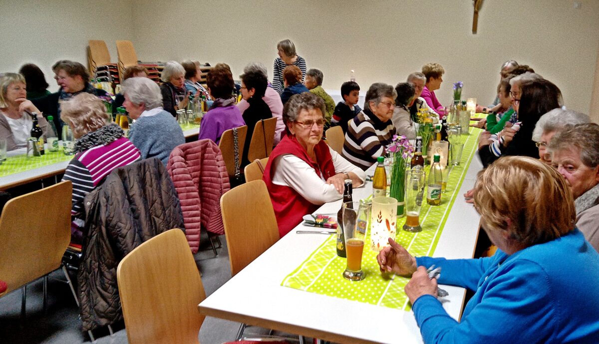 Frauenbund Schirmitz: Gemeinsam den Kreuzweg erfahren