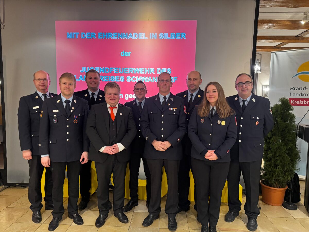 Ehrungsabend würdigt Jugendfeuerwehr in Schwandorf