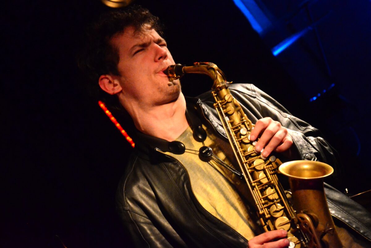 23jähriger Ausnahmemusiker bringt Jazz-Zirkel-Bistrot auf Touren