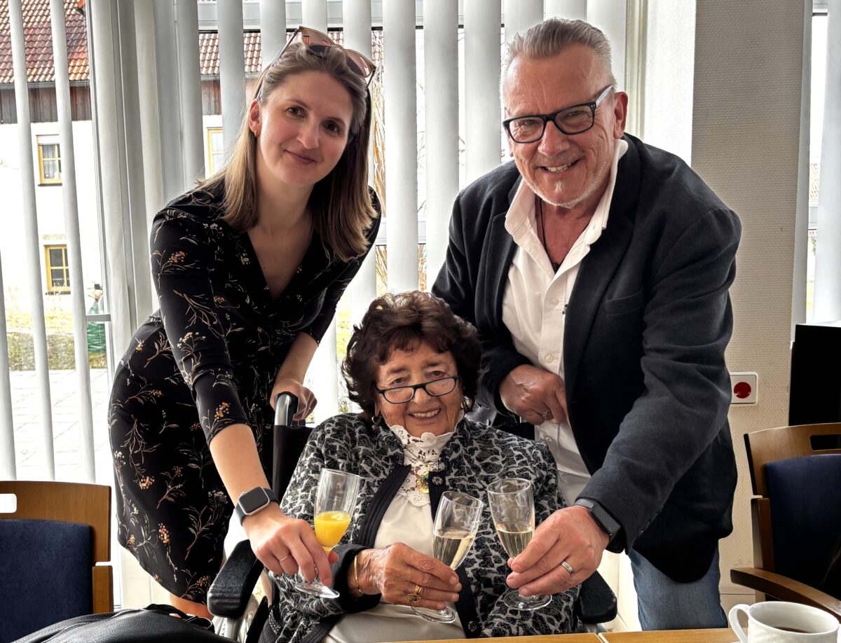 Minne Weiß, eine besondere Frau, feiert das Leben