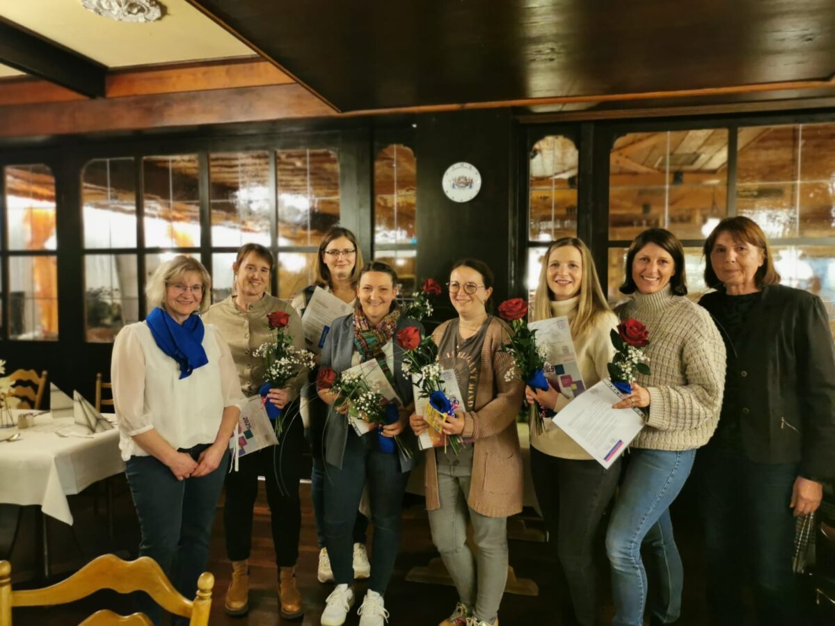 Freude über sechs Neumitglieder beim KDFB Wurz