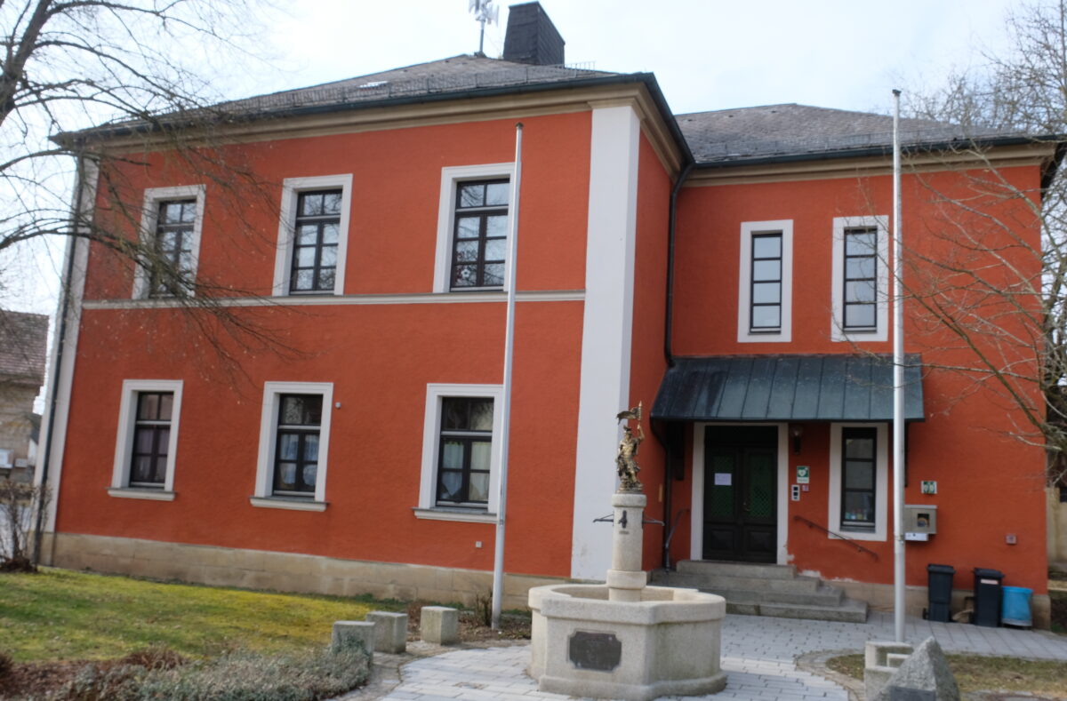 Oberbibrach plant barrierefreien Zugang zum Alten Schulhaus