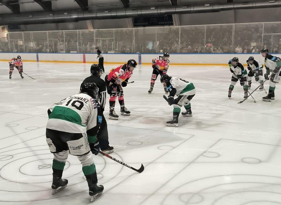 Stiftland Dragons gewinnen verrücktes erstes Finale und sind dem Aufstieg ganz nah