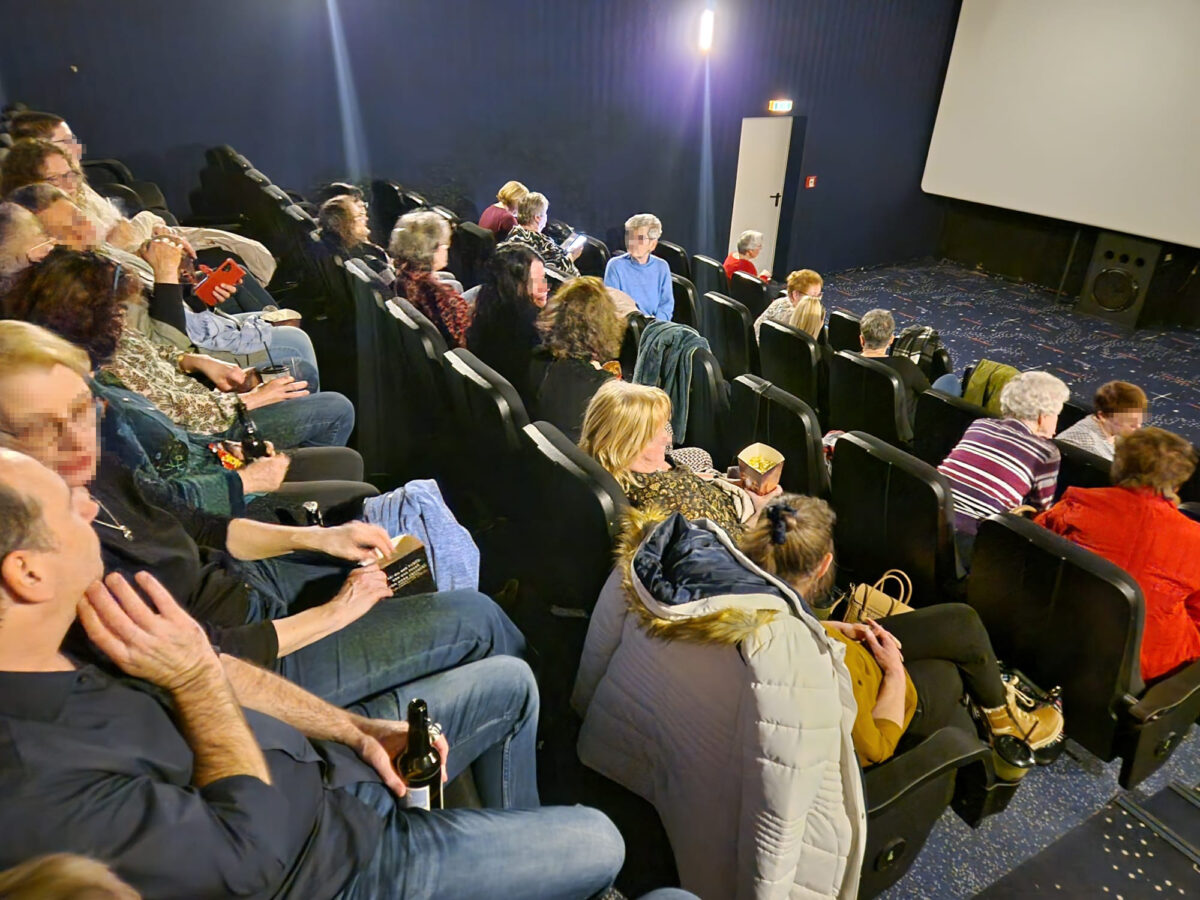 Weltfrauentag: SPD-Frauen von der Polit-Satire "Die geschützten Männer" begeistert
