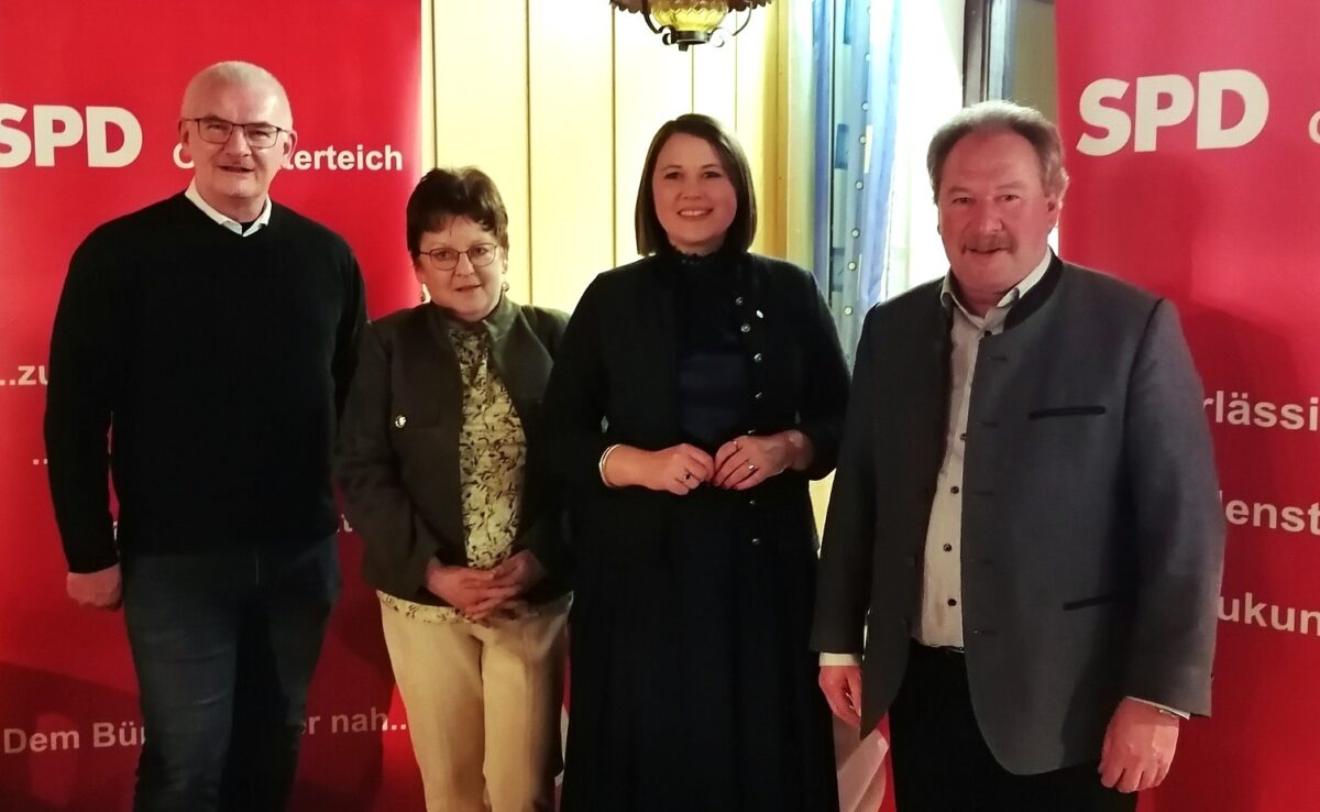 Leckerer Fisch und scharfzüngige Reden beim Ascherfreitag der Mitterteicher SPD