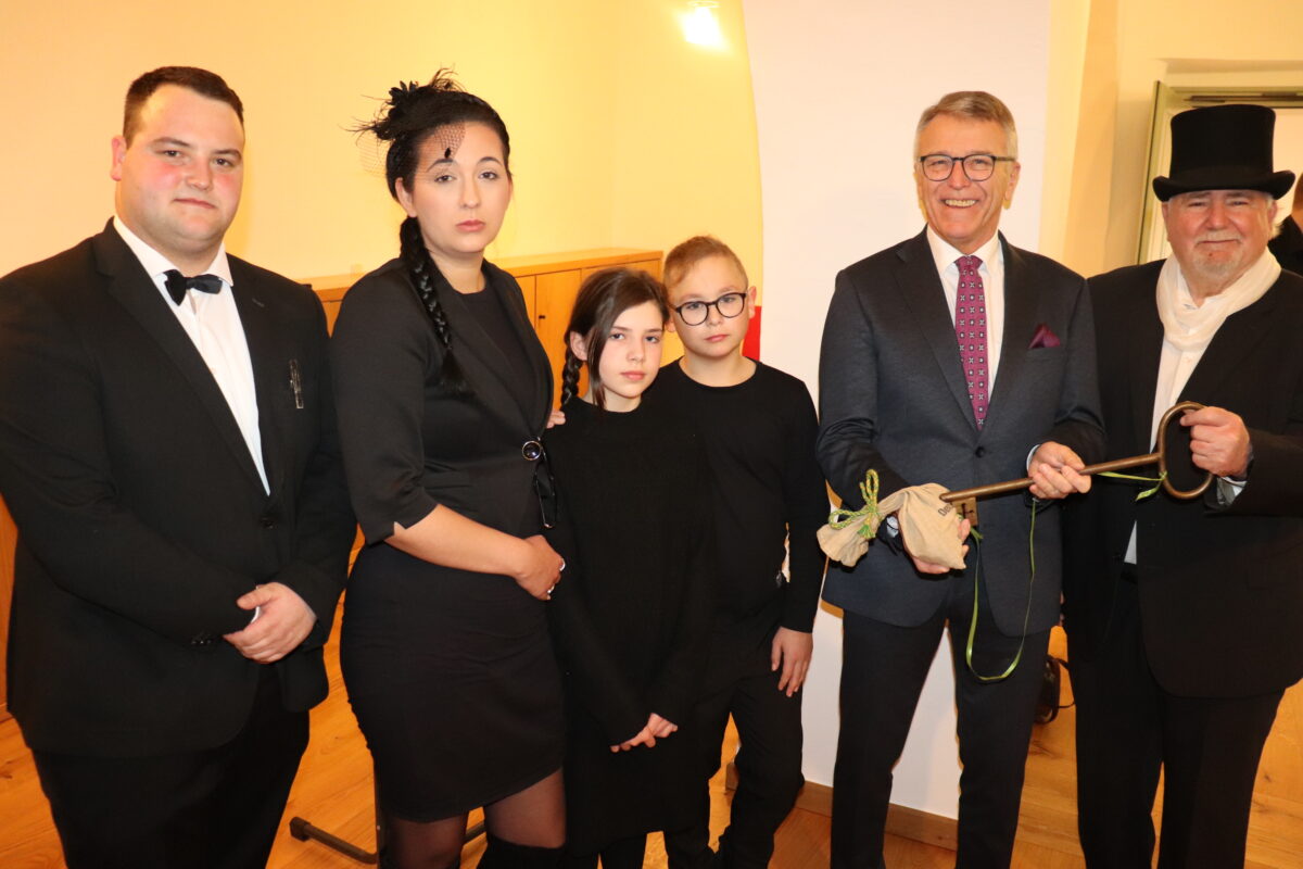 Aschermittwoch: Tursiana gibt Stadtinsignien zurück