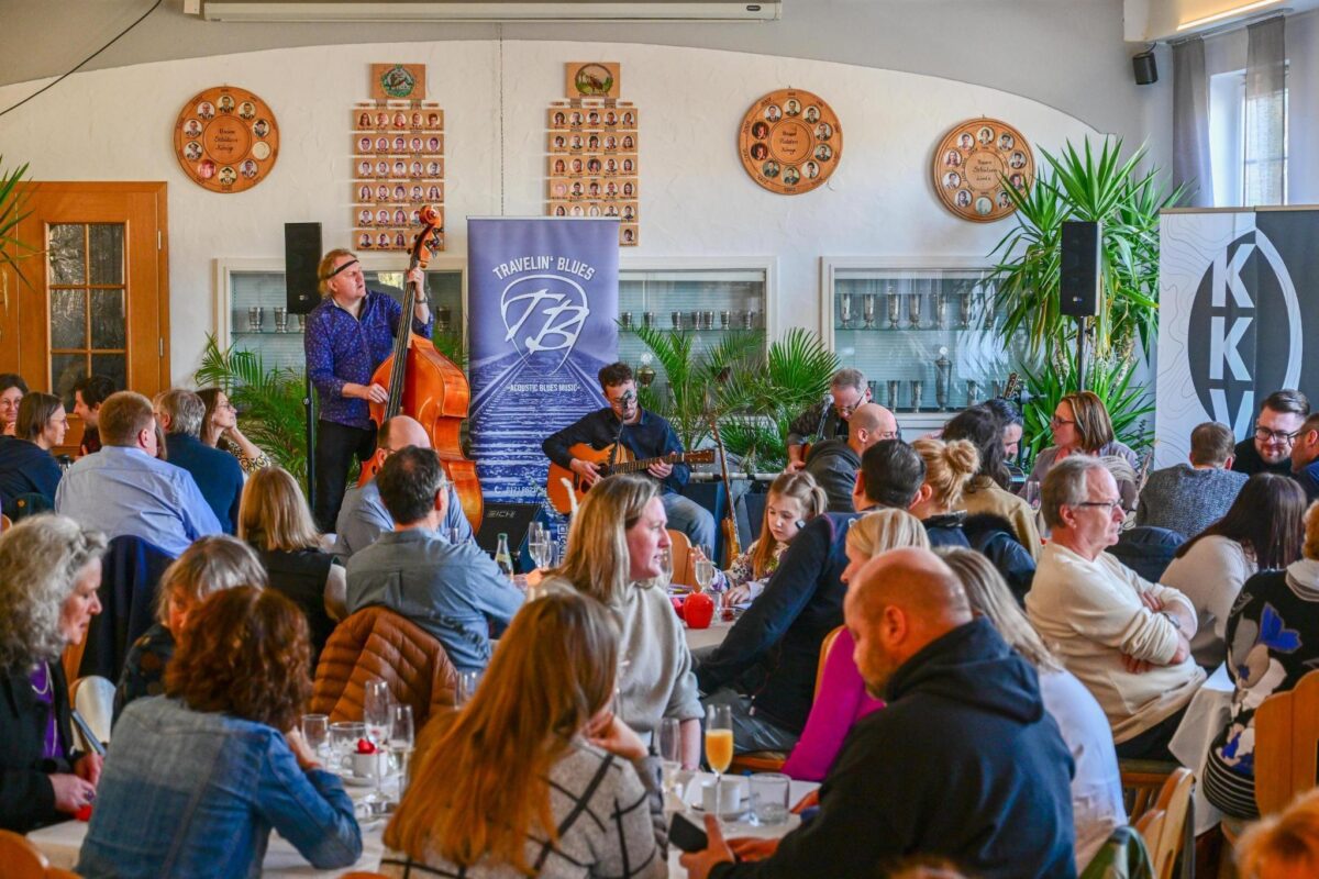 Genussvoller Blues-Brunch begeistert Musikfans und Feinschmecker