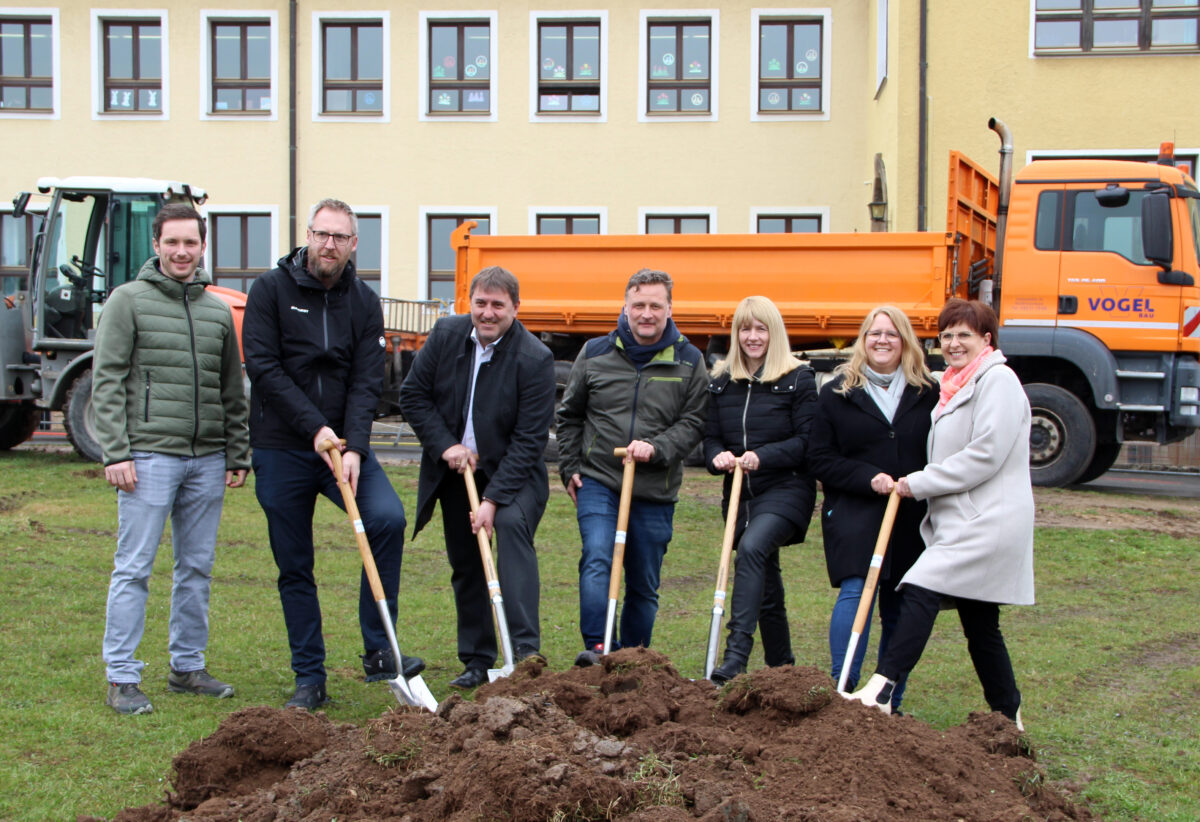Spatenstich für neue offene Ganztagsschule: Startschuss für modernes Bildungsprojekt
