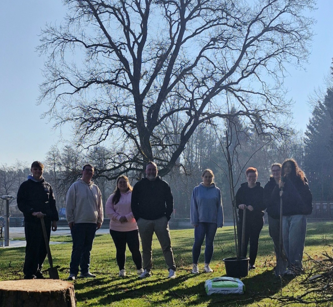 Weidener Azubis engagieren sich für Umwelt