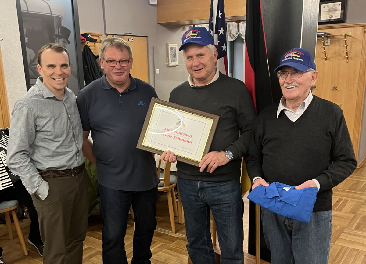 Heimat, weit weg von der Heimat: Kontakt Club ehrt Franz Zeilmann für seinen Einsatz