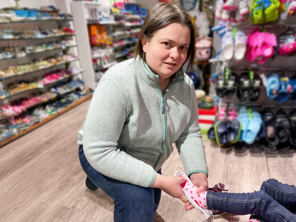 Modisch und besonders gut für kleine Füße: Frühjahrs- und Sommerschuhe bei Weiss Schuhe