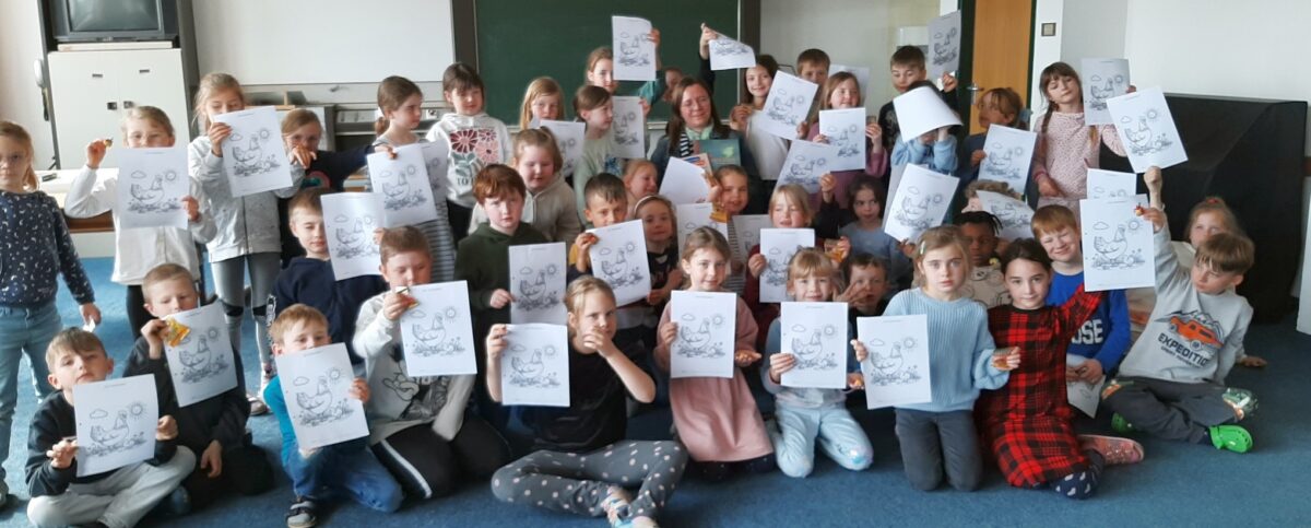 Magische Vorlesestunde in Erbendorfer Schule. Foto: Grundschule Erbendorf/Sabine Graser