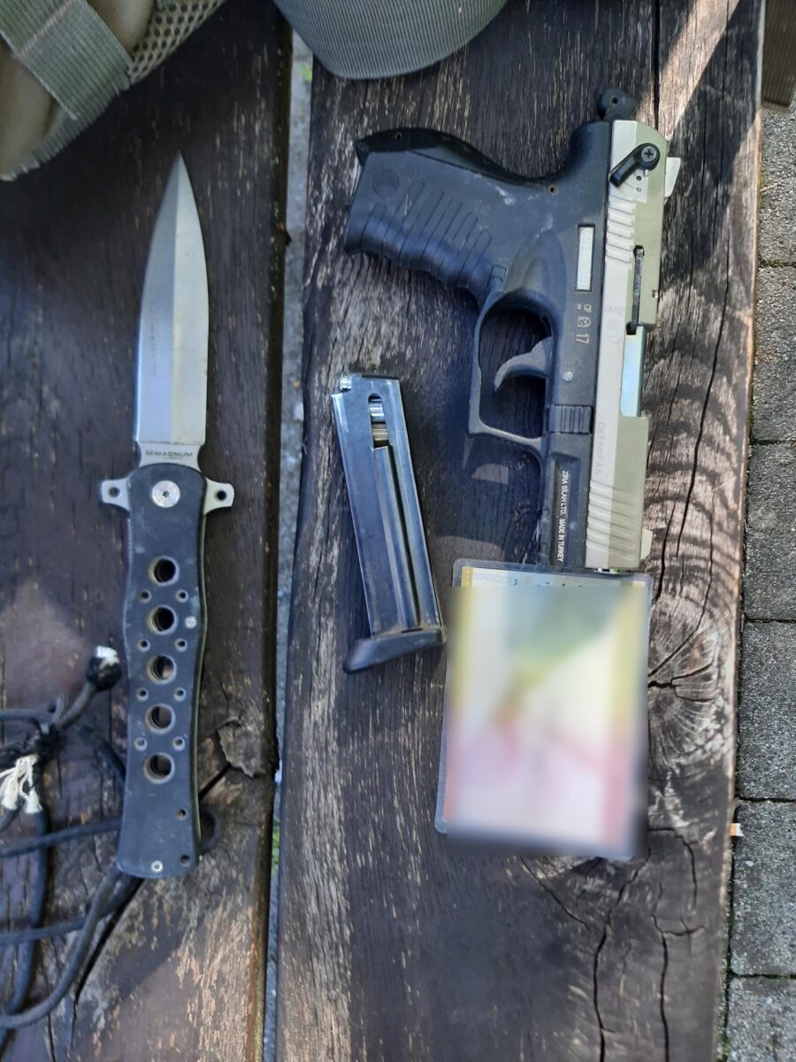 Mit Messer und Schreckschusspistole in die Grenzkontrolle