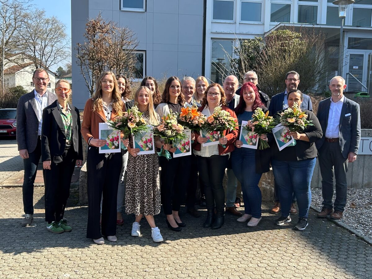 Erfolg bei Pflege-Weiterbildung in Neustadt und Weiden