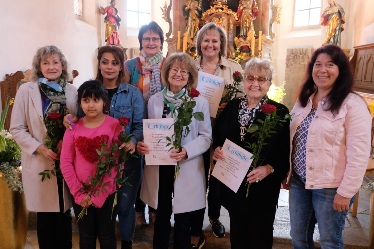 Evangelischer Frauenbund Floß ehrt Mitglieder