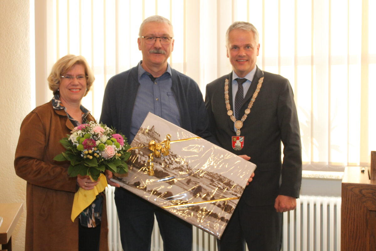 Flossenbürg ehrt Fischer und Schedl für Verdienste