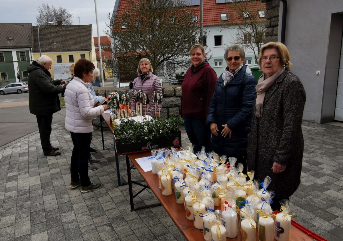 Frauenbund Eslarn kreiert Osterdeko aus Palmkätzchen
