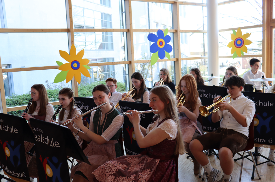 Vohenstraußer Realschule begeistert mit Frühjahrsfest