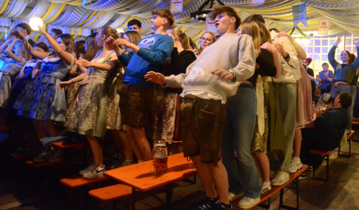 "Highline" erobern Festzelt mit Partyhits