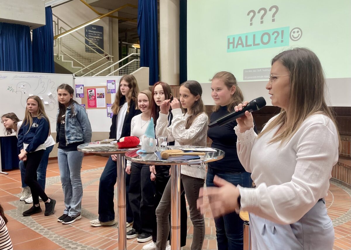 "Verfassungsviertelstunde": Elly-Heuss-Gymnasium lädt Richterin ein