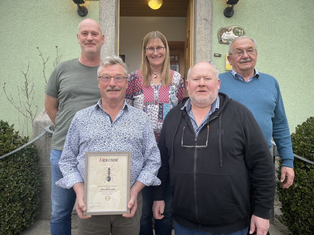 Stromtrassen fordern Ameisenschutzverein - Martin Schedl wird Ehrenmitglied