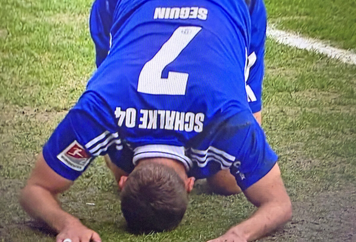 Jahn in Liga 2: Schalkes spielerischer Kotau nährt kühne Regensburger Hoffnungen