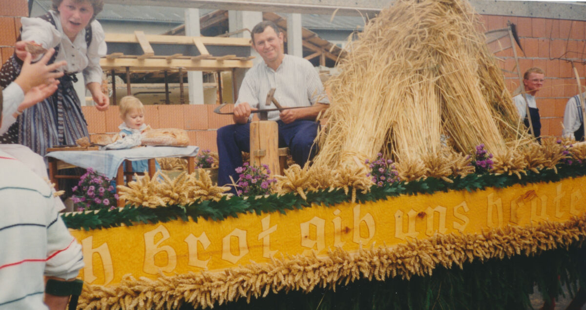 Josef und Betty Weidner: Mit Ehre beim Erntedankzug in Kastl