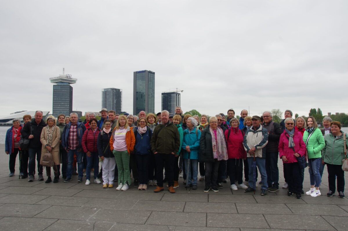 Neudorfer erkunden Tulpenpracht und Fahrradwelt in Holland