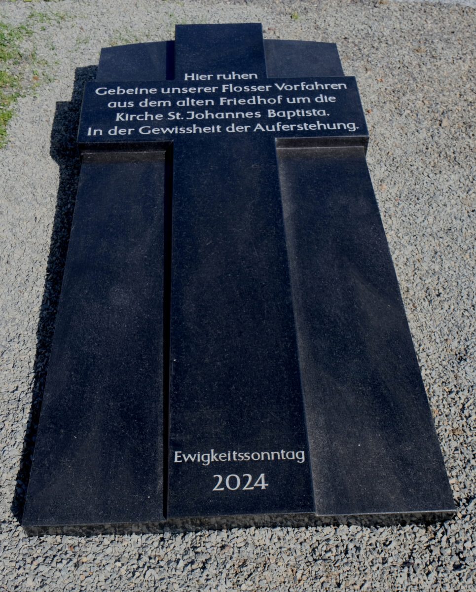 Neuer Gedenkstein ehrt Flosser Vorfahren